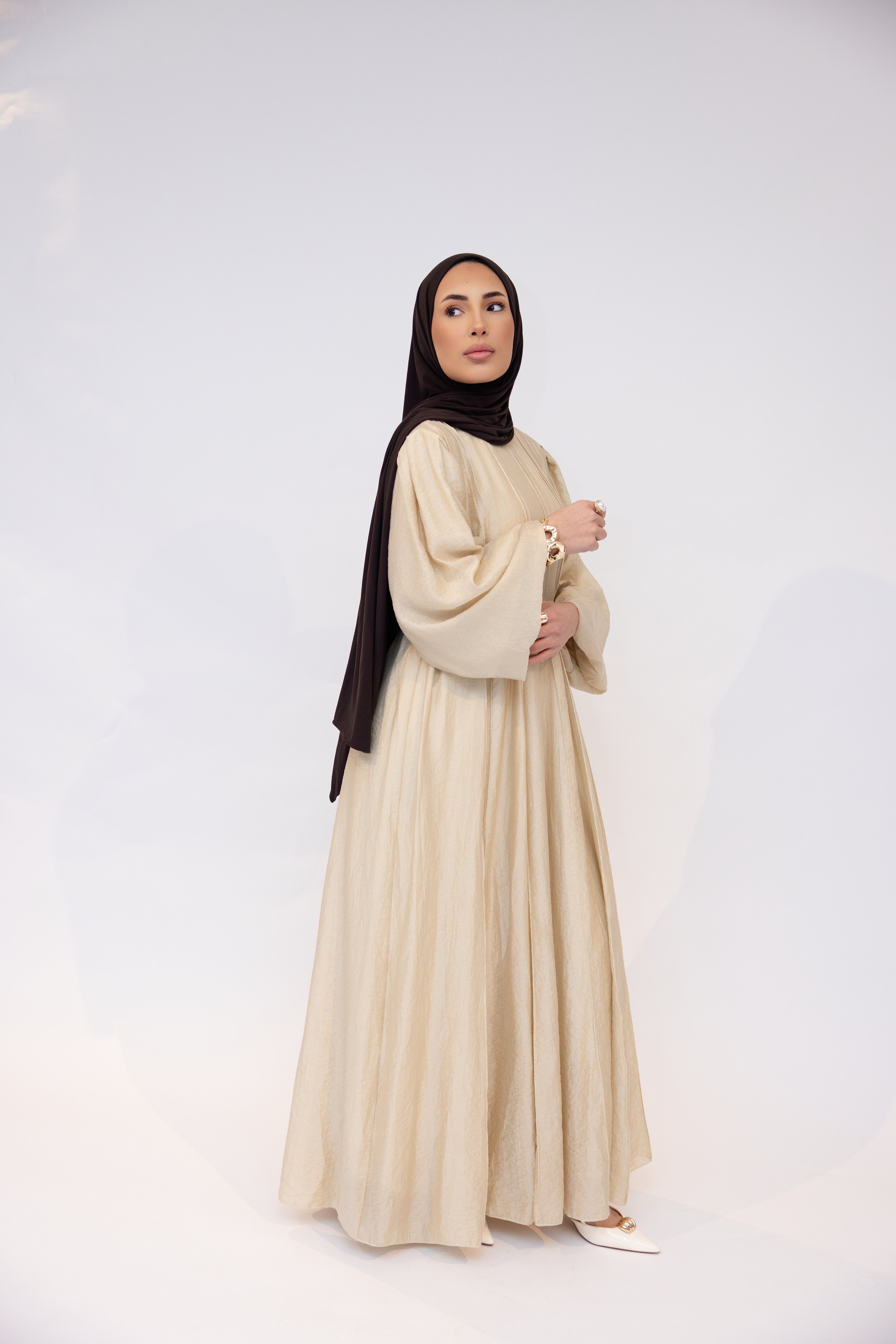 FLOWY MAXI DRESS ALMOND